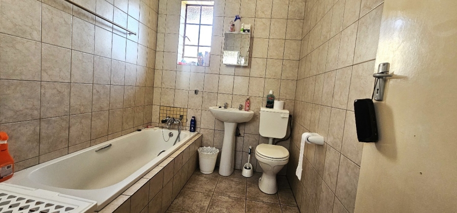 To Let 3 Bedroom Property for Rent in Bodorp North West